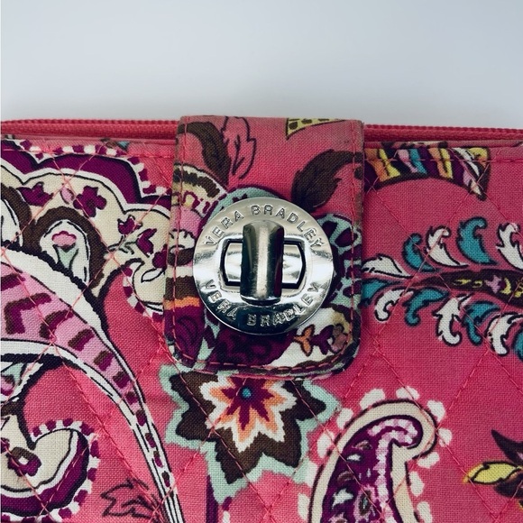 VERA BRADLEY ENGLISH MEADOW FRILL RUFFLE WRISTLET WALLET AUTHENTIC - Picture 3 of 7